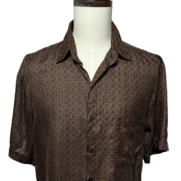 Robert Stock Shirt Mens Large 100% Silk Brown Blue Geometric Short Sleeve Beachy - Picture 1 of 8